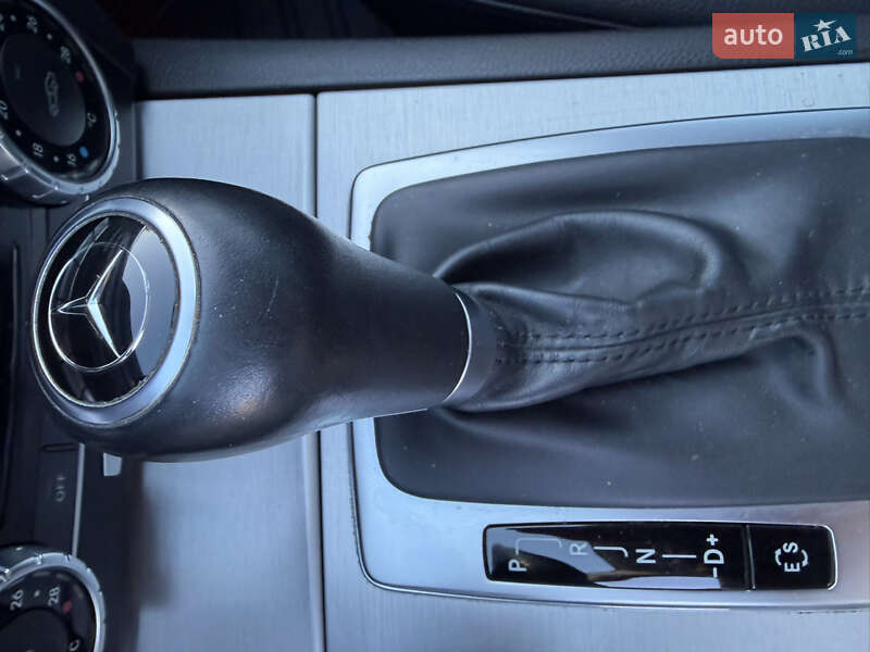 Седан Mercedes-Benz C-Class 2011 в Києві