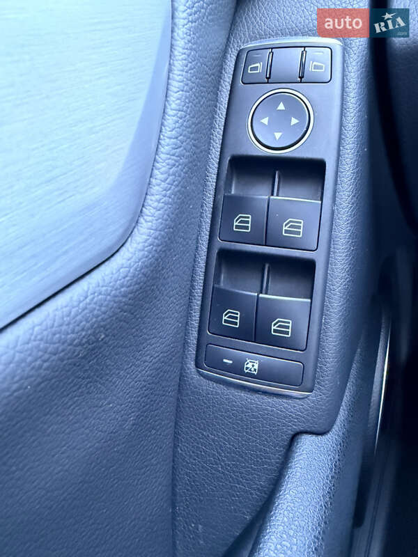 Седан Mercedes-Benz C-Class 2011 в Києві