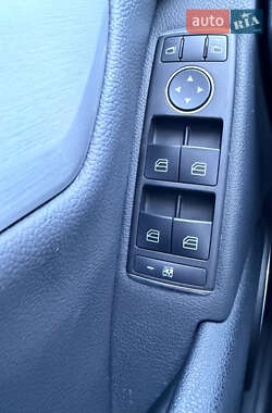 Седан Mercedes-Benz C-Class 2011 в 