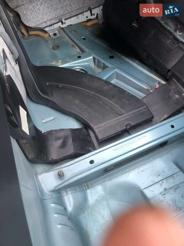 Седан Mercedes-Benz C-Class 2003 в Маневичах