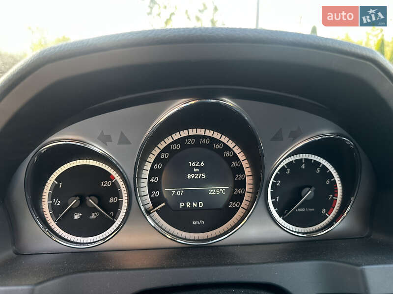 Седан Mercedes-Benz C-Class 2009 в Днепре