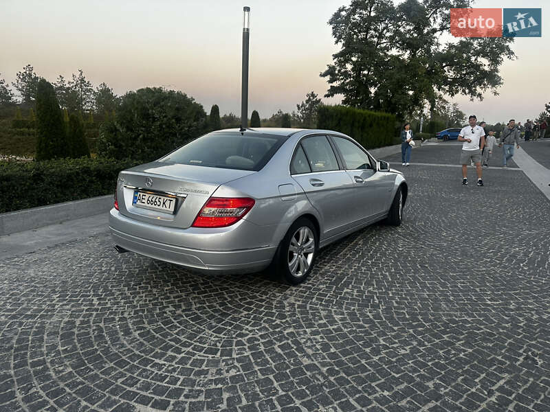 Седан Mercedes-Benz C-Class 2009 в Днепре