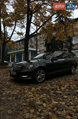 Универсал Mercedes-Benz C-Class 2013 в Киеве
