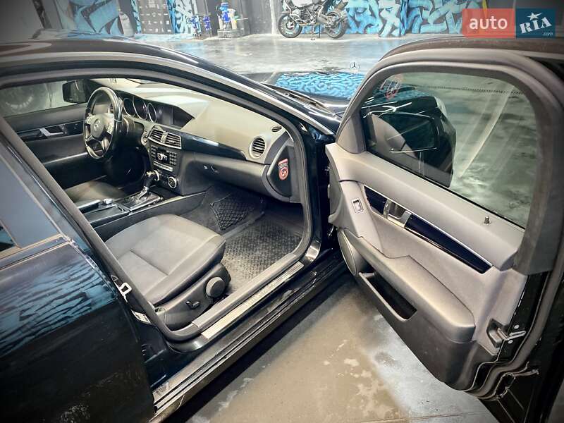 Седан Mercedes-Benz C-Class 2013 в Макарове