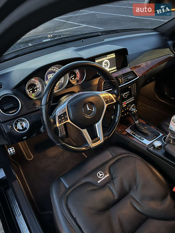 Седан Mercedes-Benz C-Class 2011 в Києві фото 9 Седан Mercedes-Benz C-Class 2011 в Києві