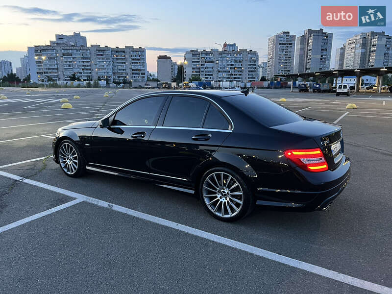 Седан Mercedes-Benz C-Class 2011 в Києві фото 5 Седан Mercedes-Benz C-Class 2011 в Києві