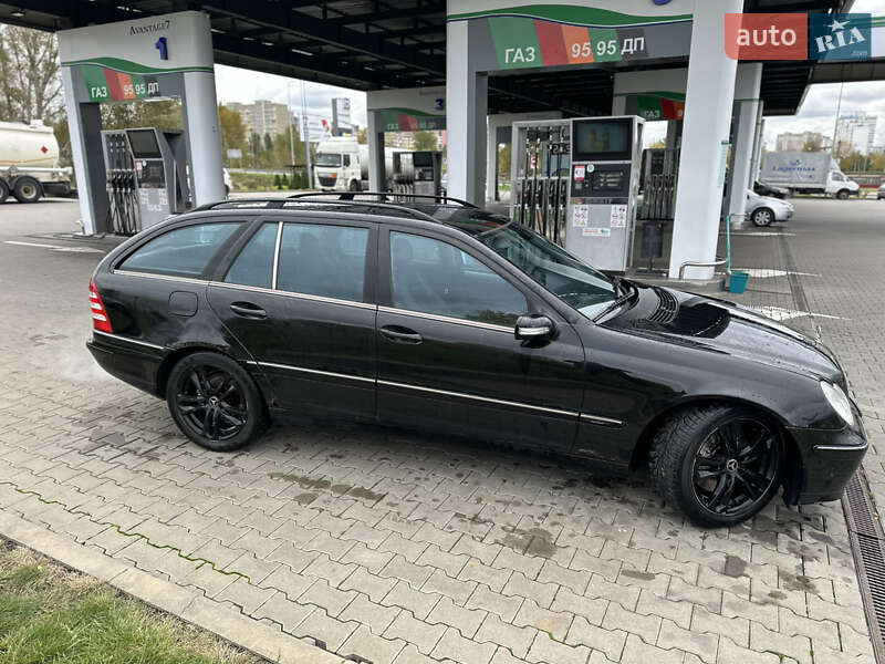 Універсал Mercedes-Benz C-Class 2003 в Києві