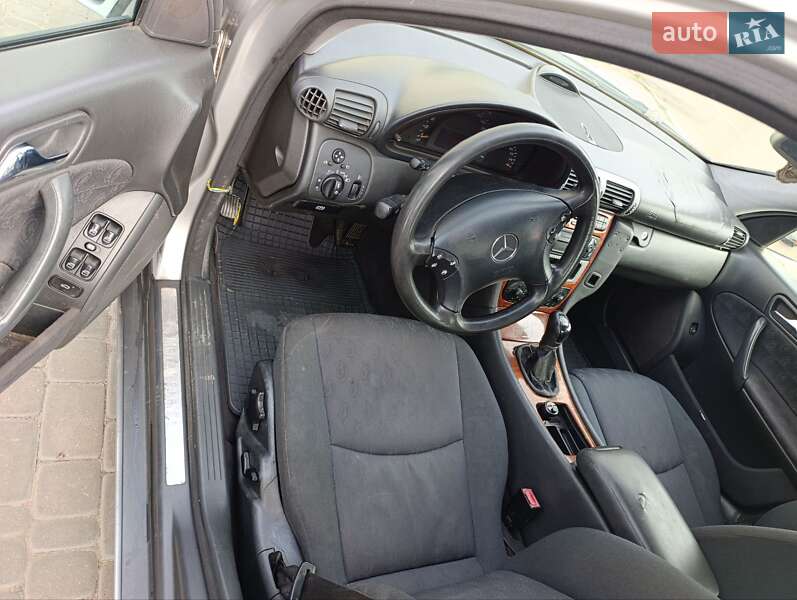 Седан Mercedes-Benz C-Class 2001 в Житомире