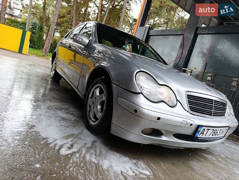 Седан Mercedes-Benz C-Class 2001 в Житомире