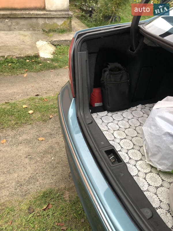 Седан Mercedes-Benz C-Class 2003 в Маневичах