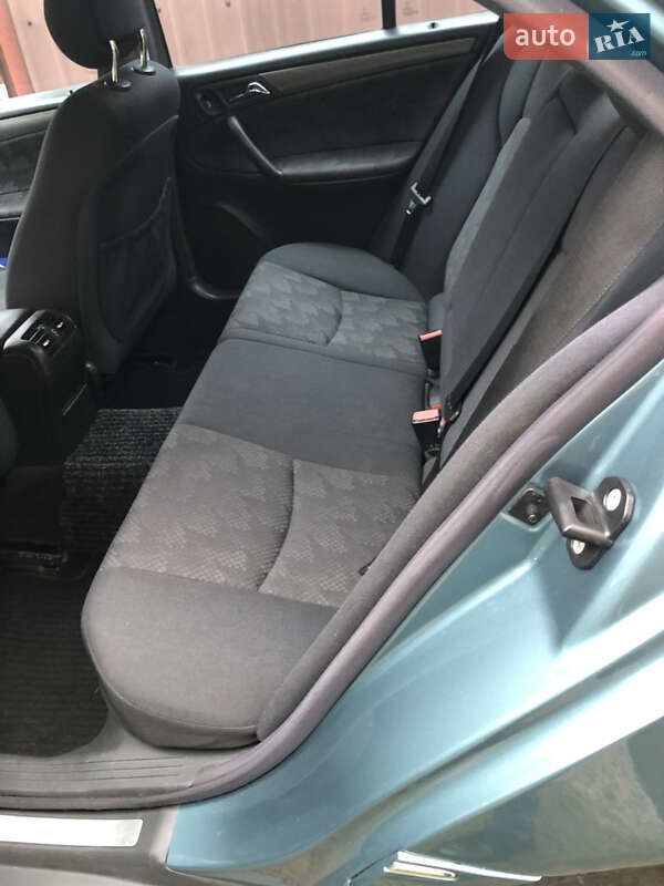 Седан Mercedes-Benz C-Class 2003 в Маневичах