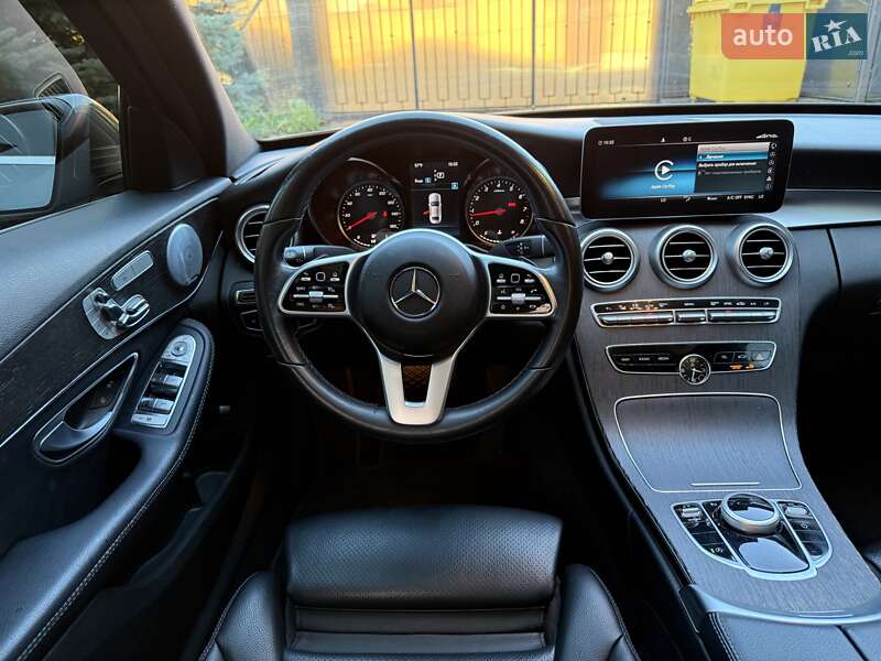 Седан Mercedes-Benz C-Class 2018 в Києві фото 18 Седан Mercedes-Benz C-Class 2018 в Києві