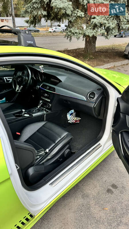 Седан Mercedes-Benz C-Class 2013 в Днепре