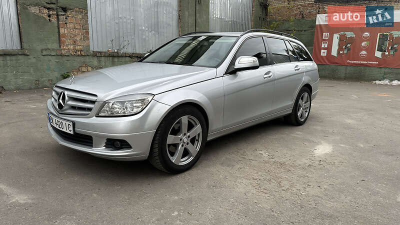 Універсал Mercedes-Benz C-Class 2009 в Києві