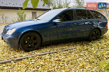 Универсал Mercedes-Benz C-Class 2002 в  фото 6 Универсал Mercedes-Benz C-Class 2002 в