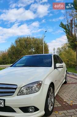 Седан Mercedes-Benz C-Class 2010 в Измаиле