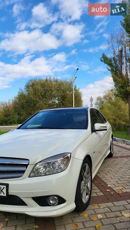 Mercedes-Benz C-Class 2010
