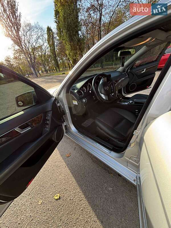 Седан Mercedes-Benz C-Class 2013 в Павлограде