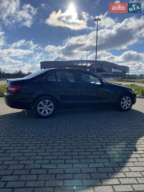 Седан Mercedes-Benz C-Class 2008 в Львове фото 5 Седан Mercedes-Benz C-Class 2008 в Львове