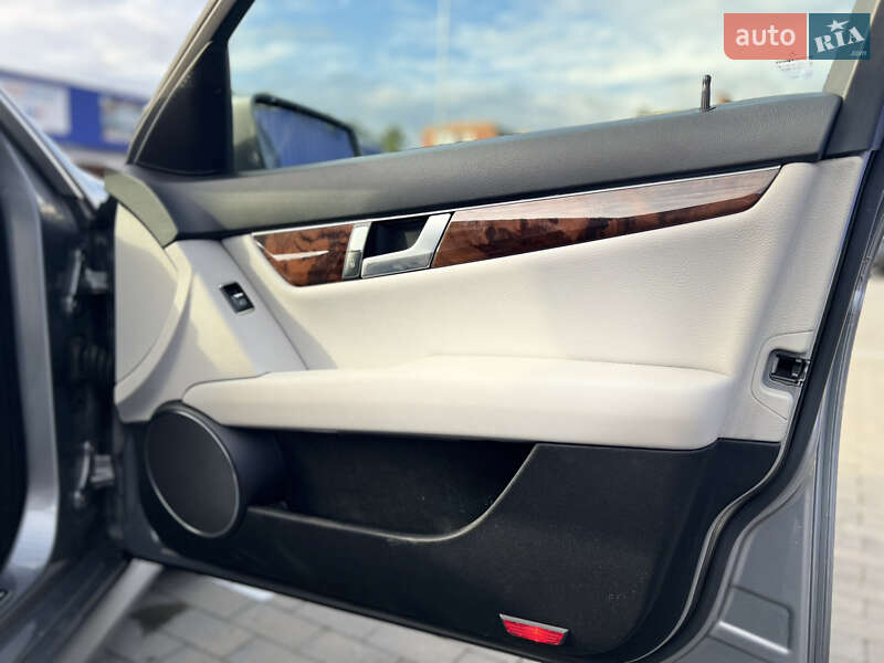 Седан Mercedes-Benz C-Class 2011 в Івано-Франківську фото 13 Седан Mercedes-Benz C-Class 2011 в Івано-Франківську