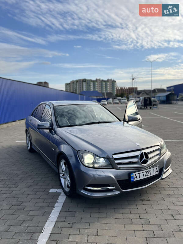 Седан Mercedes-Benz C-Class 2011 в Івано-Франківську фото 21 Седан Mercedes-Benz C-Class 2011 в Івано-Франківську