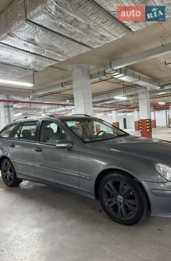 Универсал Mercedes-Benz C-Class 2004 в Измаиле