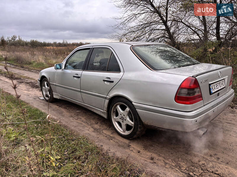 Седан Mercedes-Benz C-Class 1995 в Олександрії