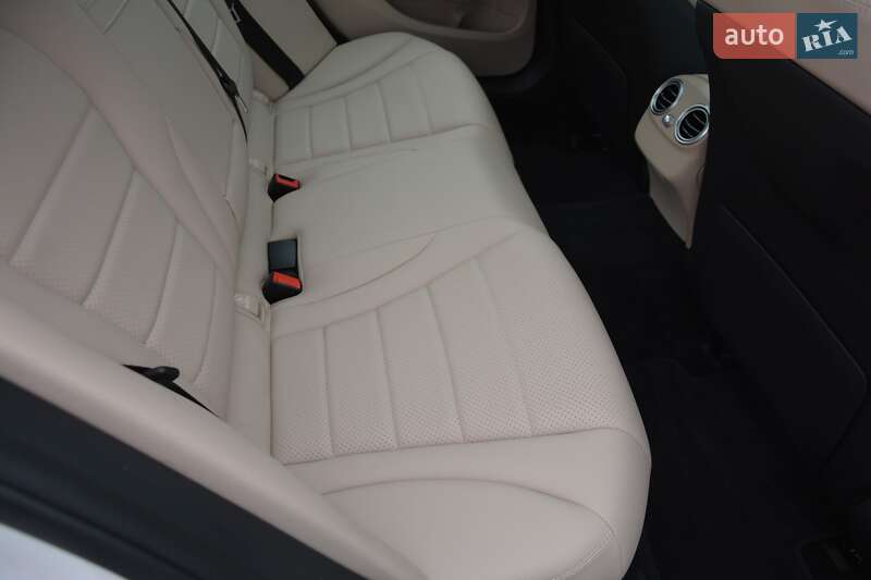 Седан Mercedes-Benz C-Class 2019 в Киеве