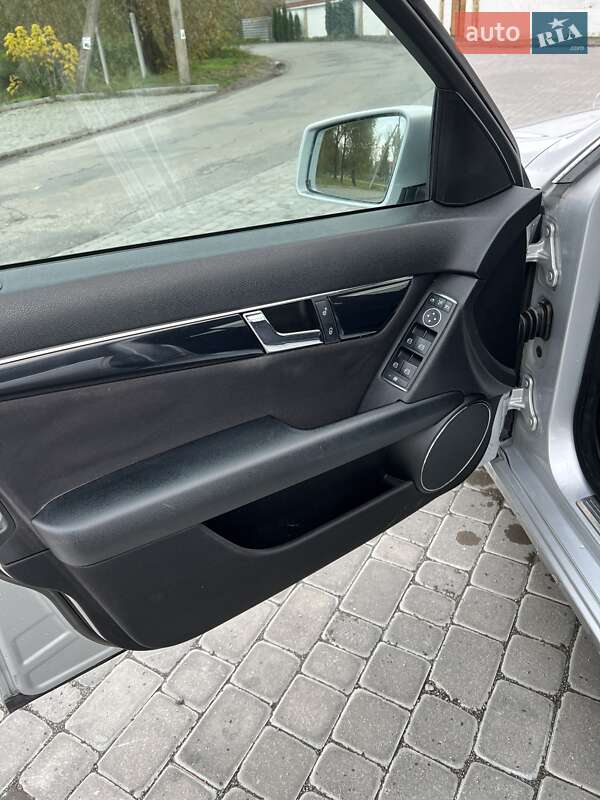 Универсал Mercedes-Benz C-Class 2011 в Виннице