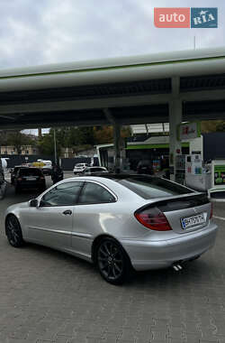 Купе Mercedes-Benz C-Class 2004 в 