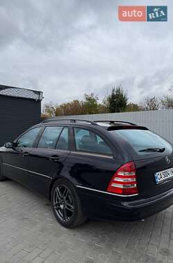 Универсал Mercedes-Benz C-Class 2004 в  фото 3 Универсал Mercedes-Benz C-Class 2004 в