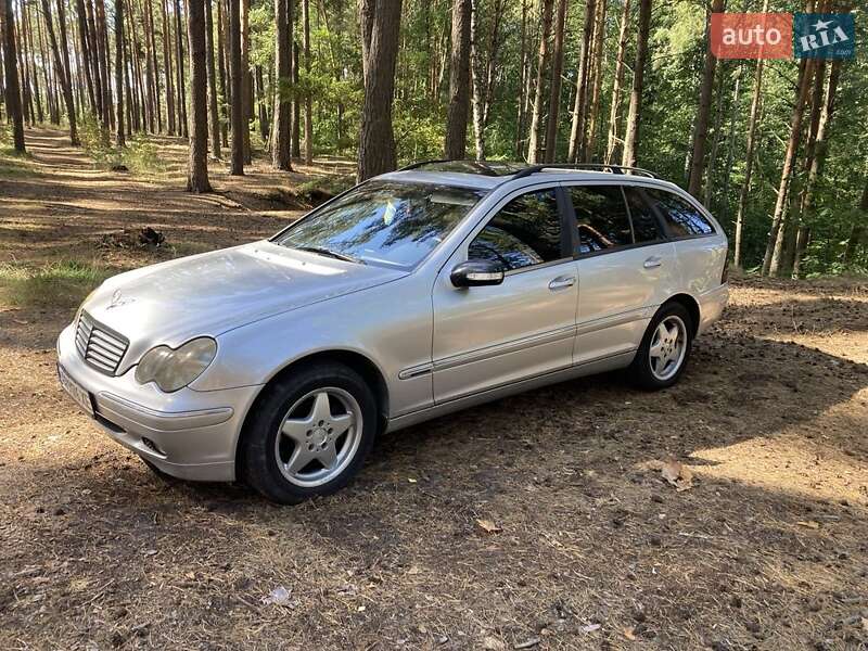 Універсал Mercedes-Benz C-Class 2001 в Києві