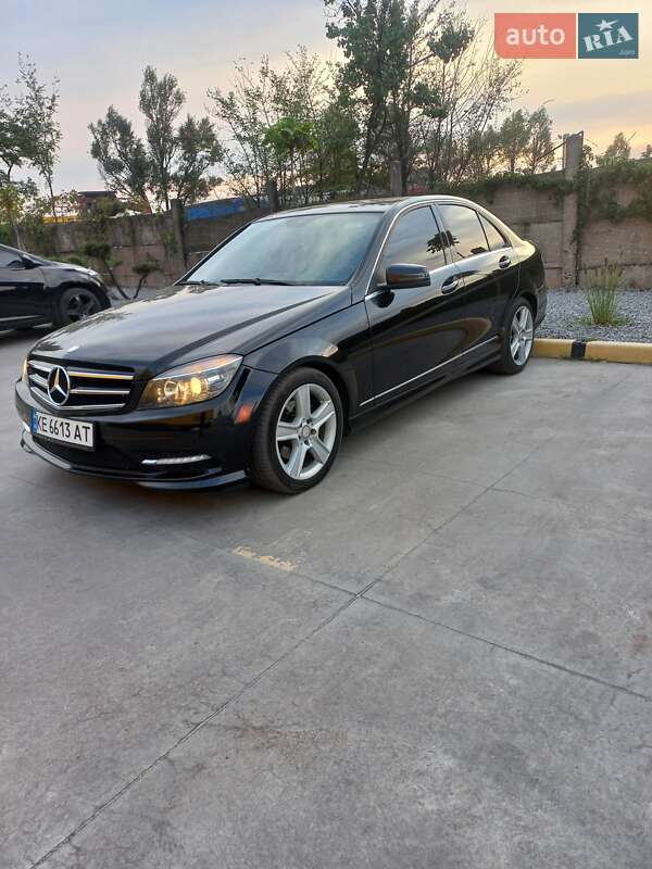 Седан Mercedes-Benz C-Class 2010 в Днепре