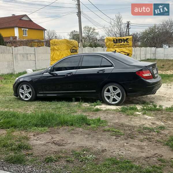 Седан Mercedes-Benz C-Class 2010 в Днепре