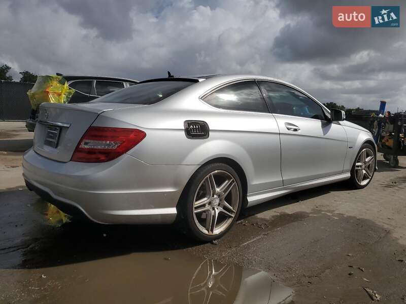 Купе Mercedes-Benz C-Class 2012 в Львові