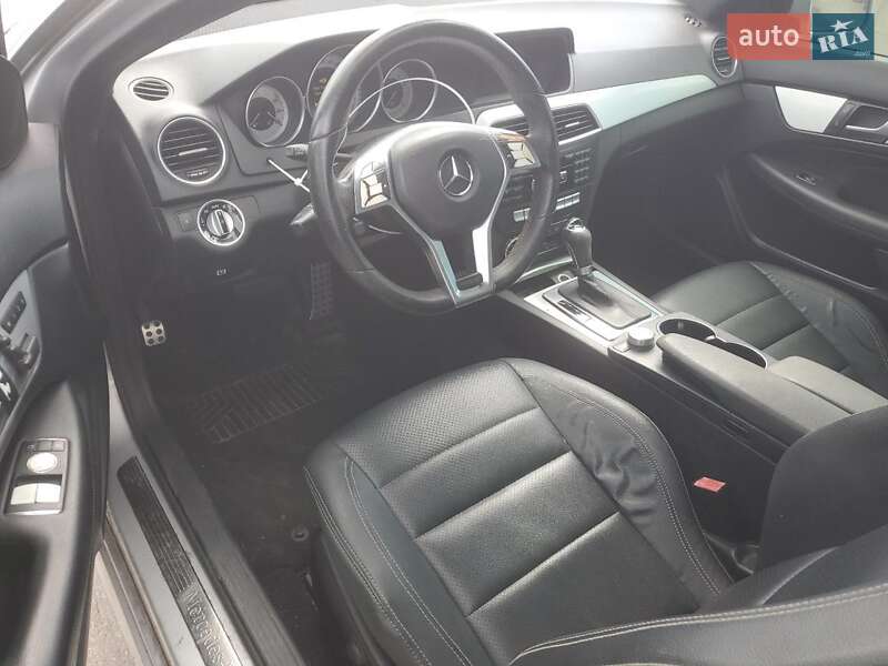 Купе Mercedes-Benz C-Class 2012 в Львові