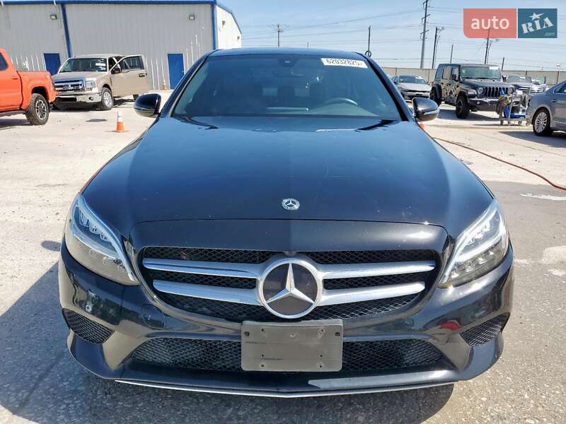 Седан Mercedes-Benz C-Class 2019 в Львові