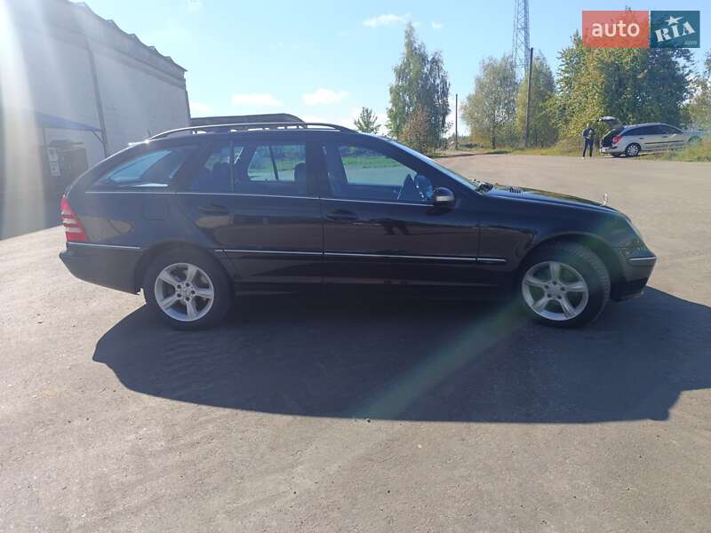 Универсал Mercedes-Benz C-Class 2006 в Коростене