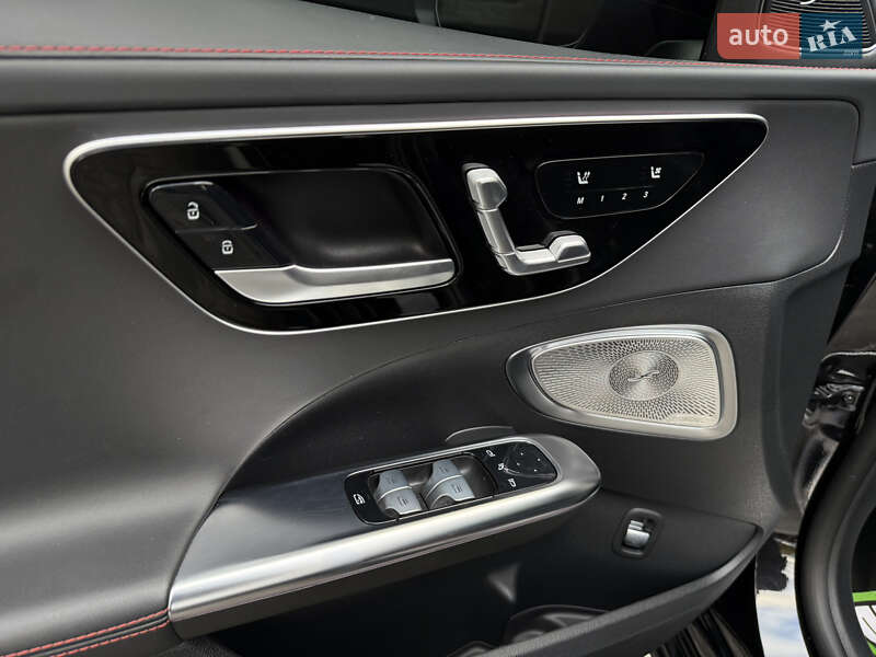 Седан Mercedes-Benz C-Class 2023 в Киеве
