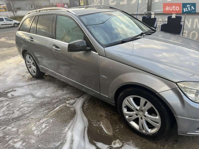 Універсал Mercedes-Benz C-Class 2010 в Івано-Франківську