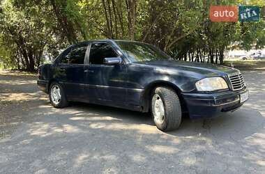Седан Mercedes-Benz C-Class 1994 в  фото 7 Седан Mercedes-Benz C-Class 1994 в