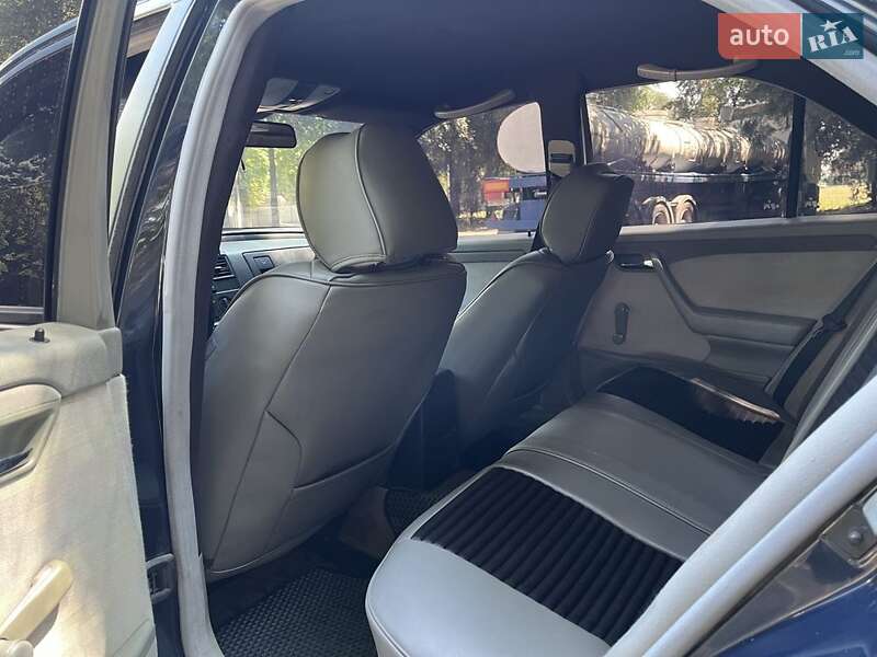 Седан Mercedes-Benz C-Class 1994 в Кам'янському фото 19 Седан Mercedes-Benz C-Class 1994 в Кам'янському