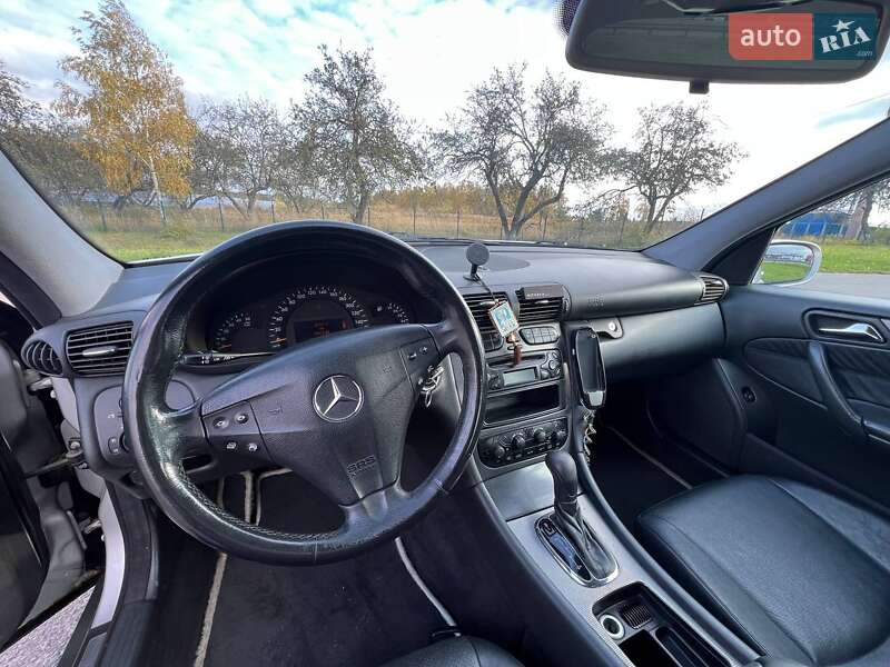 Седан Mercedes-Benz C-Class 2003 в Киеве фото 9 Седан Mercedes-Benz C-Class 2003 в Киеве
