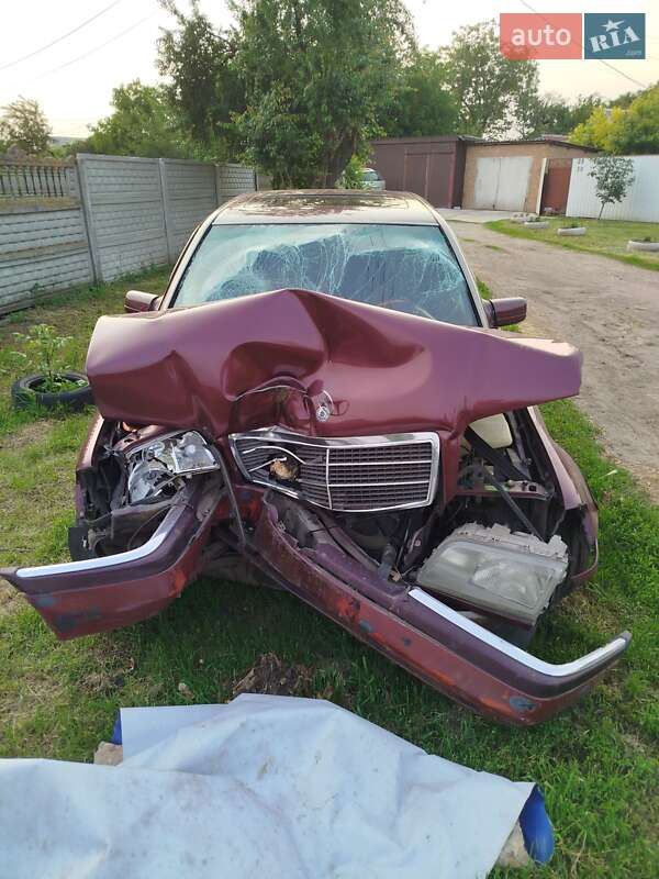 Седан Mercedes-Benz C-Class 1995 в Яготине фото 2 Седан Mercedes-Benz C-Class 1995 в Яготине