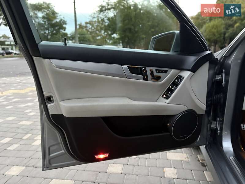 Седан Mercedes-Benz C-Class 2014 в Одессе фото 33 Седан Mercedes-Benz C-Class 2014 в Одессе