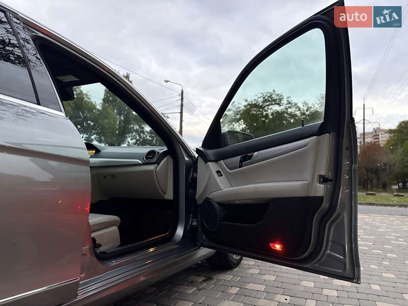 Седан Mercedes-Benz C-Class 2014 в Одессе фото 50 Седан Mercedes-Benz C-Class 2014 в Одессе
