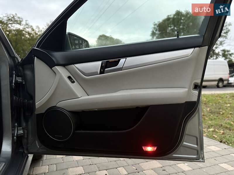 Седан Mercedes-Benz C-Class 2014 в Одессе фото 51 Седан Mercedes-Benz C-Class 2014 в Одессе