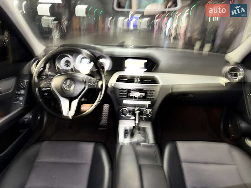 Седан Mercedes-Benz C-Class 2011 в Харкові фото 31 Седан Mercedes-Benz C-Class 2011 в Харкові