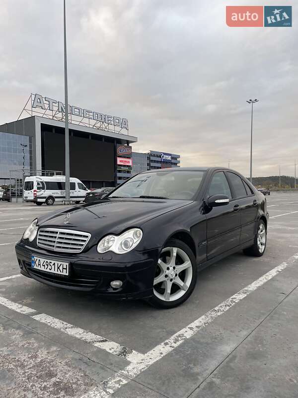 Седан Mercedes-Benz C-Class 2006 в Києві фото Седан Mercedes-Benz C-Class 2006 в Києві