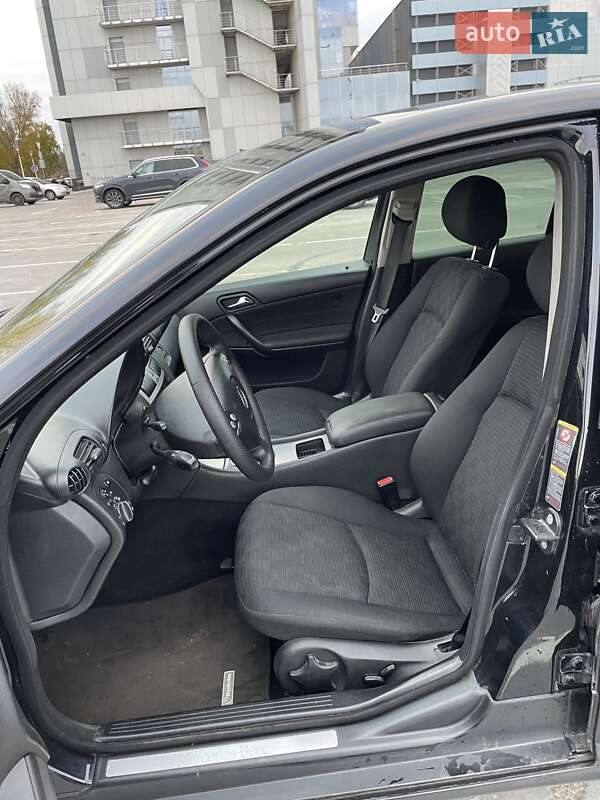 Седан Mercedes-Benz C-Class 2006 в Києві фото 27 Седан Mercedes-Benz C-Class 2006 в Києві